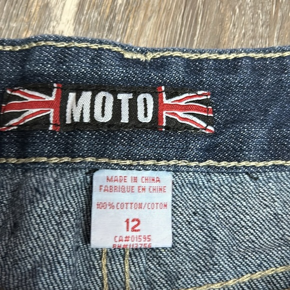 MOTO cute Jean shorts with butterflies - Picture 4 of 4